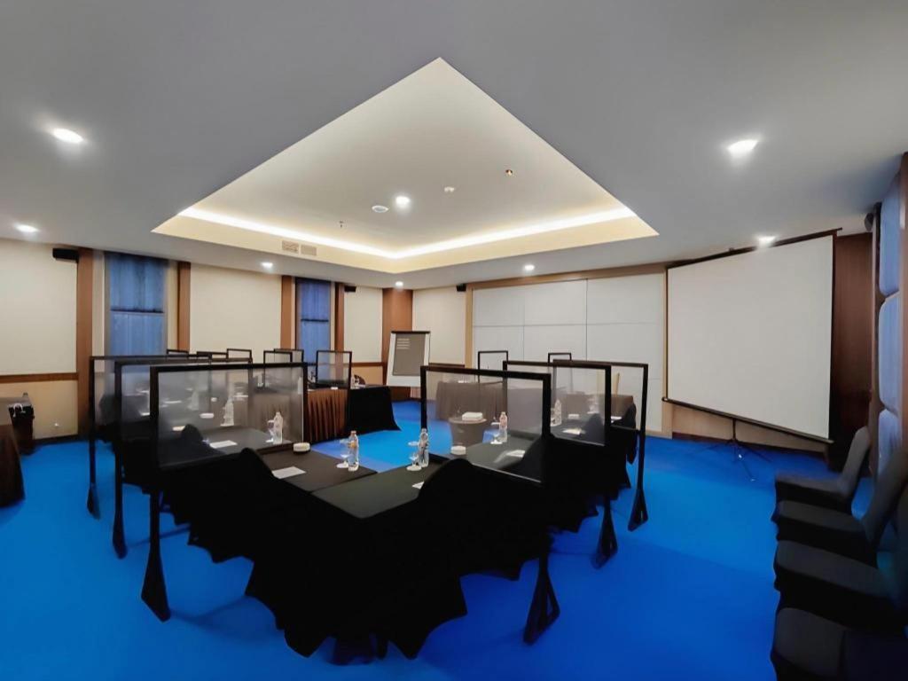 Grand Qin Hotel Banjarbaru Екстериор снимка
