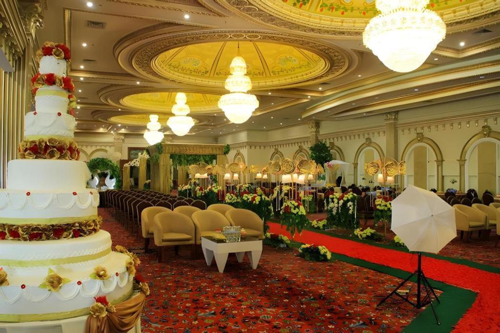 Grand Qin Hotel Banjarbaru Екстериор снимка