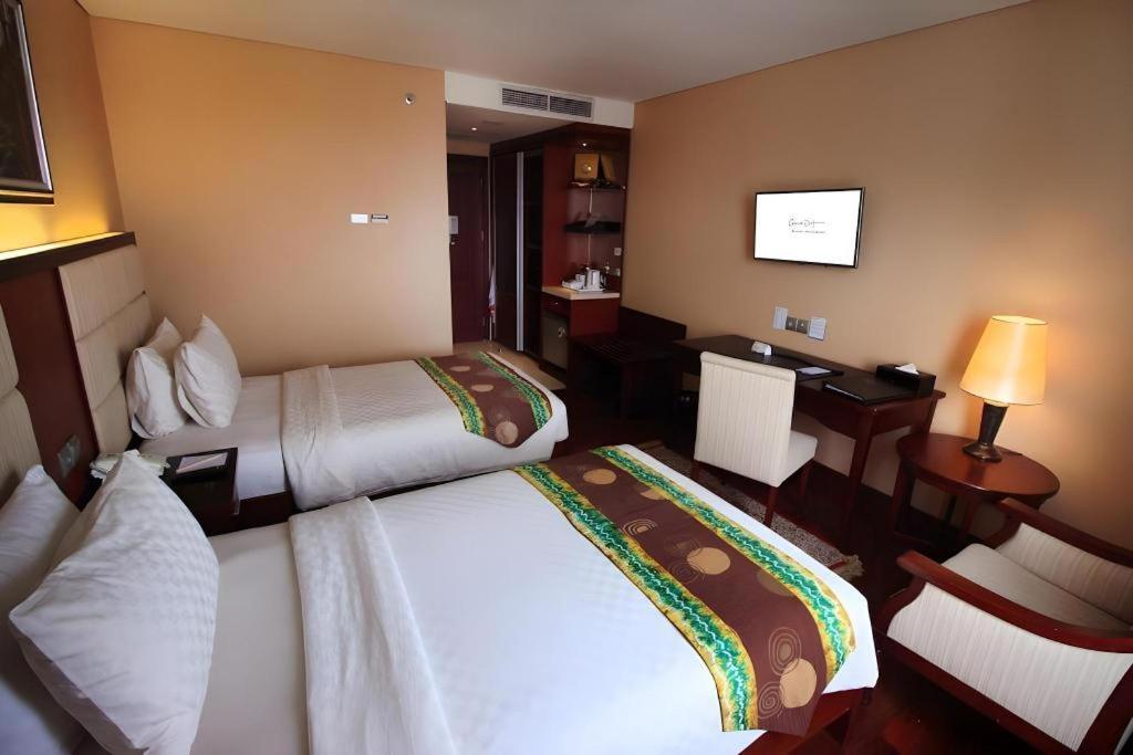 Grand Qin Hotel Banjarbaru Екстериор снимка