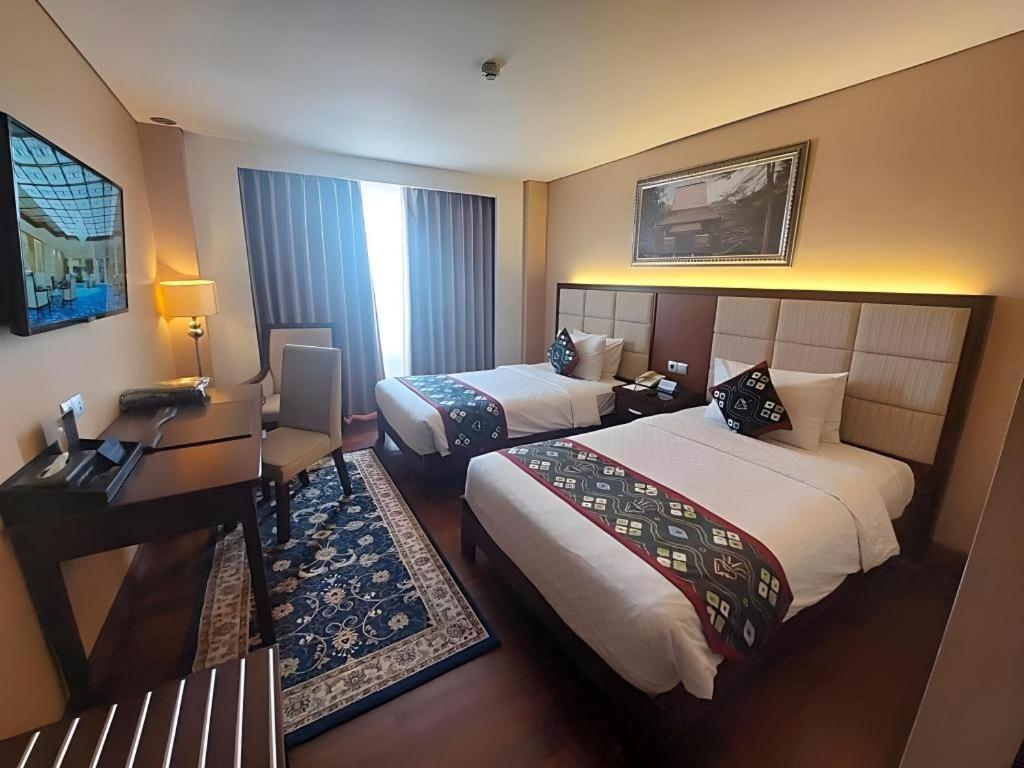Grand Qin Hotel Banjarbaru Екстериор снимка