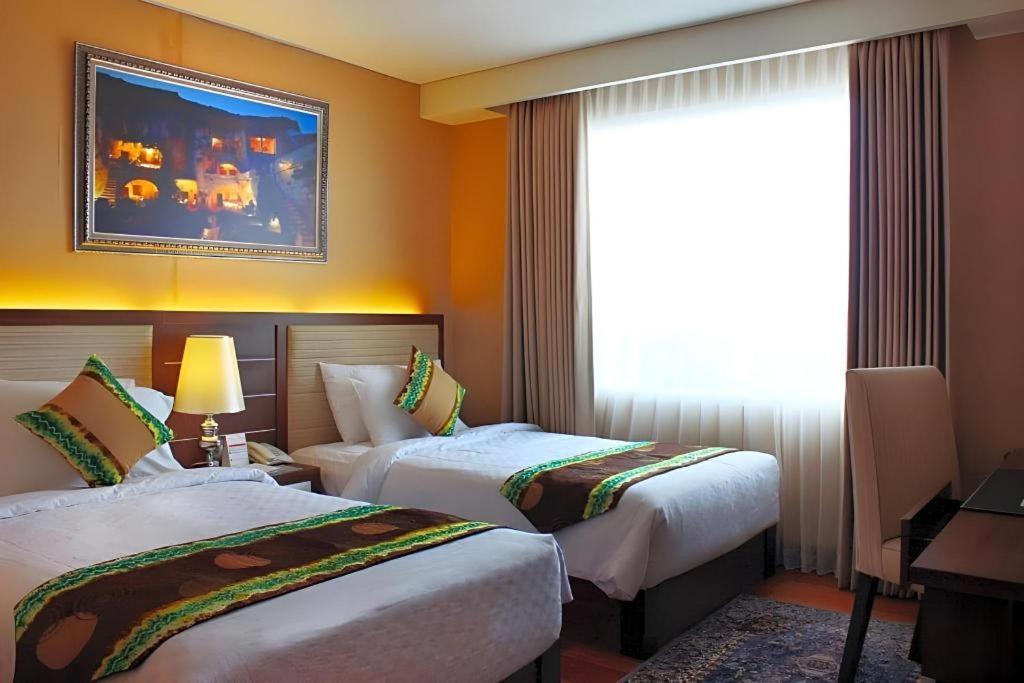 Grand Qin Hotel Banjarbaru Екстериор снимка
