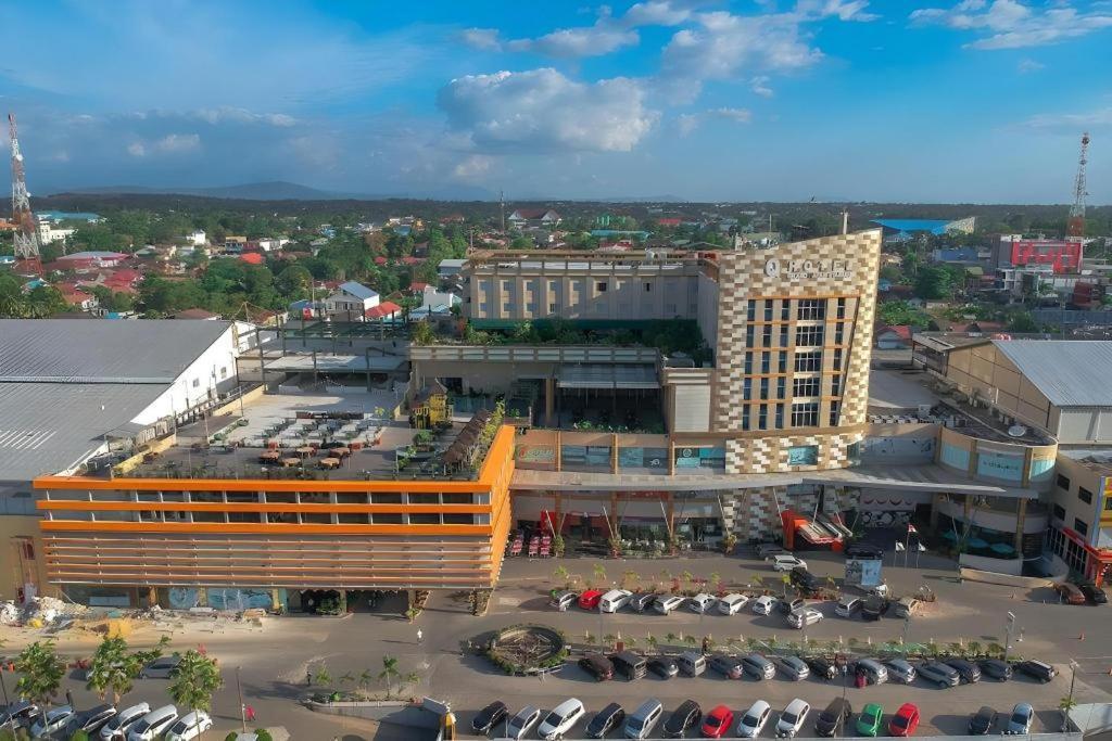Grand Qin Hotel Banjarbaru Екстериор снимка