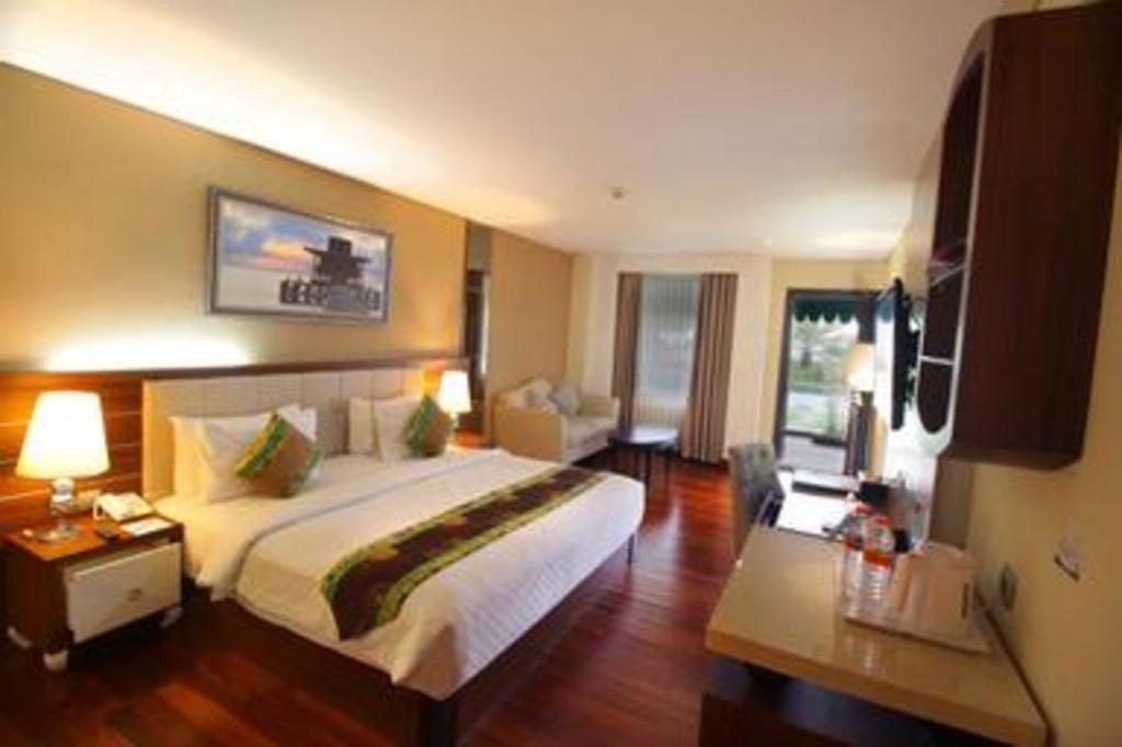Grand Qin Hotel Banjarbaru Екстериор снимка