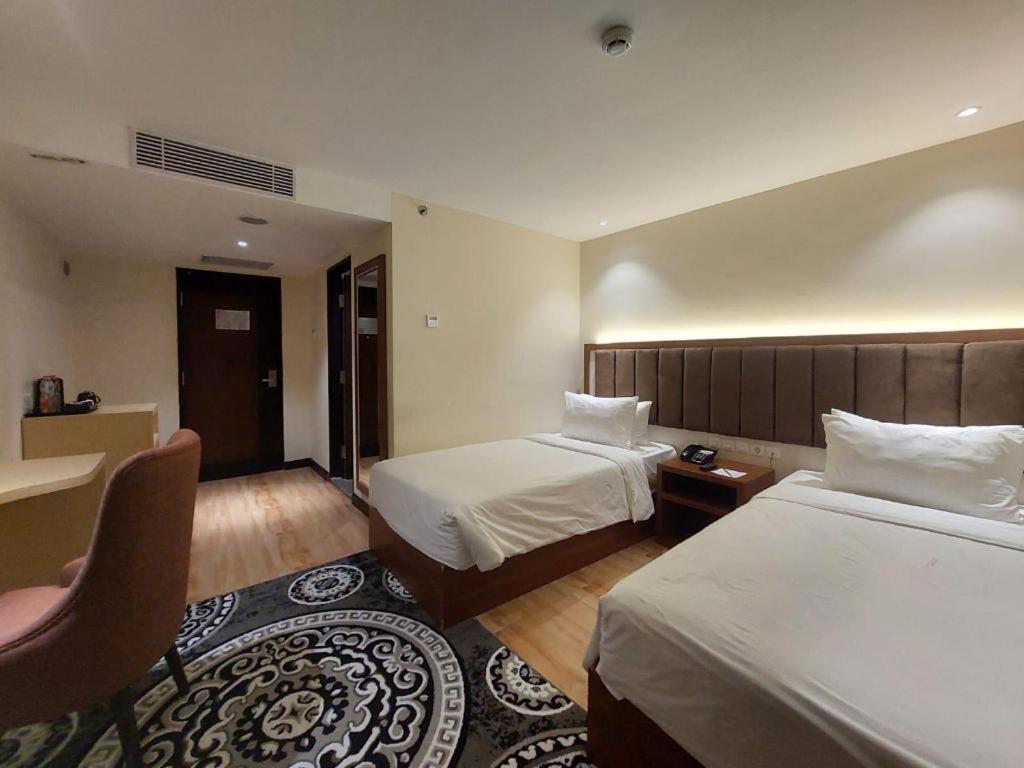 Grand Qin Hotel Banjarbaru Екстериор снимка