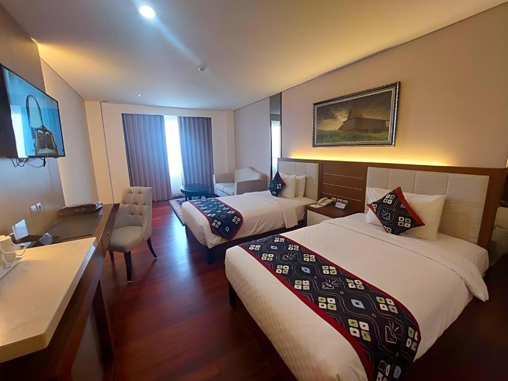 Grand Qin Hotel Banjarbaru Екстериор снимка
