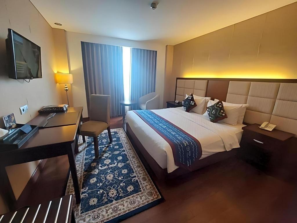 Grand Qin Hotel Banjarbaru Екстериор снимка